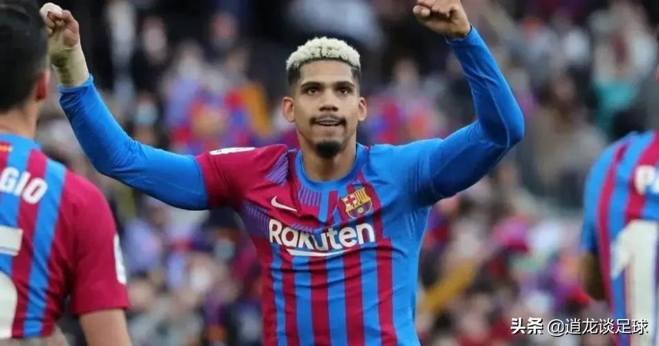 范迪克一发十连入最强中后卫,范迪克世一卫