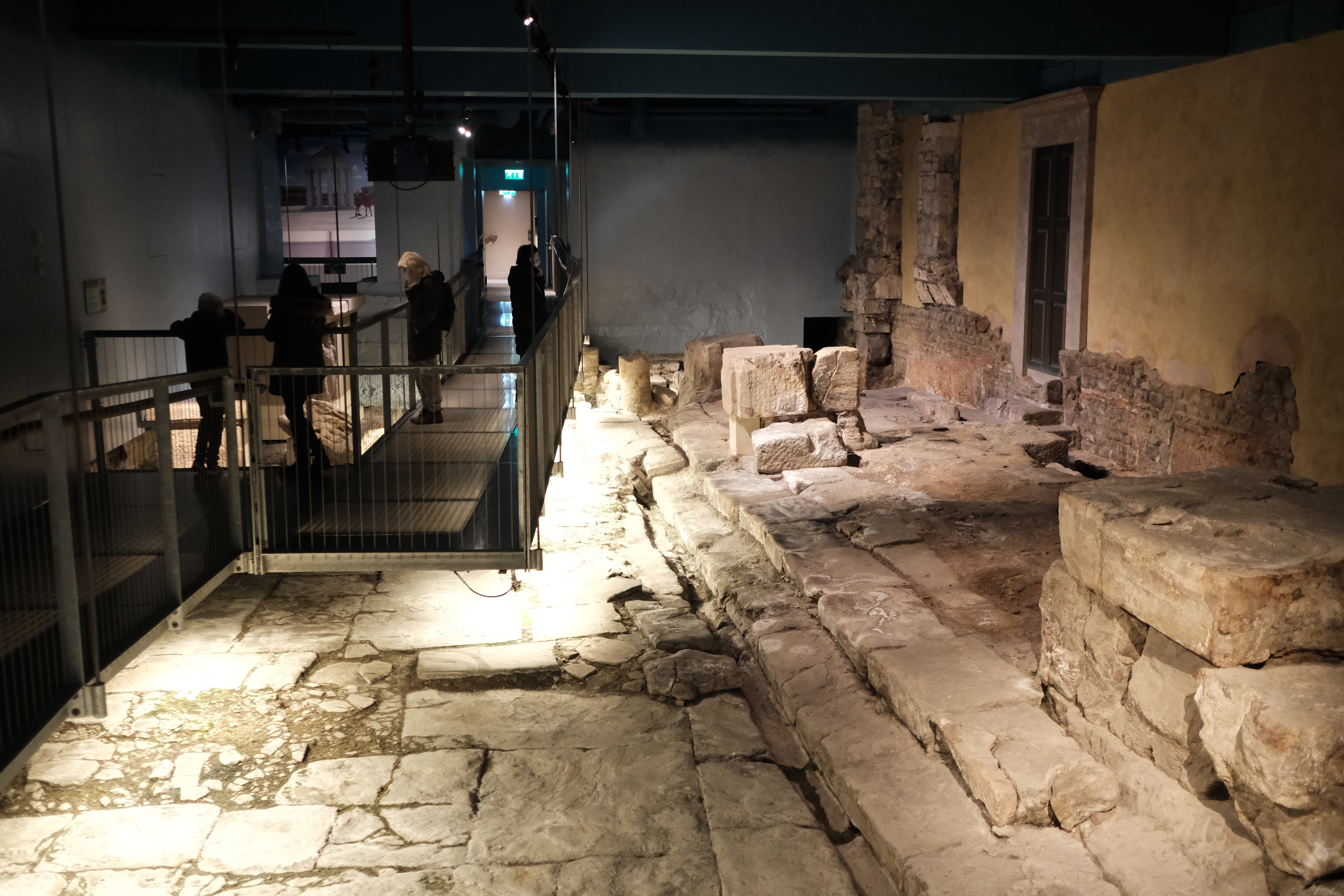 宸存柉娲楁荡鏂囧寲,宸存柉娓╂硥鑻卞浗