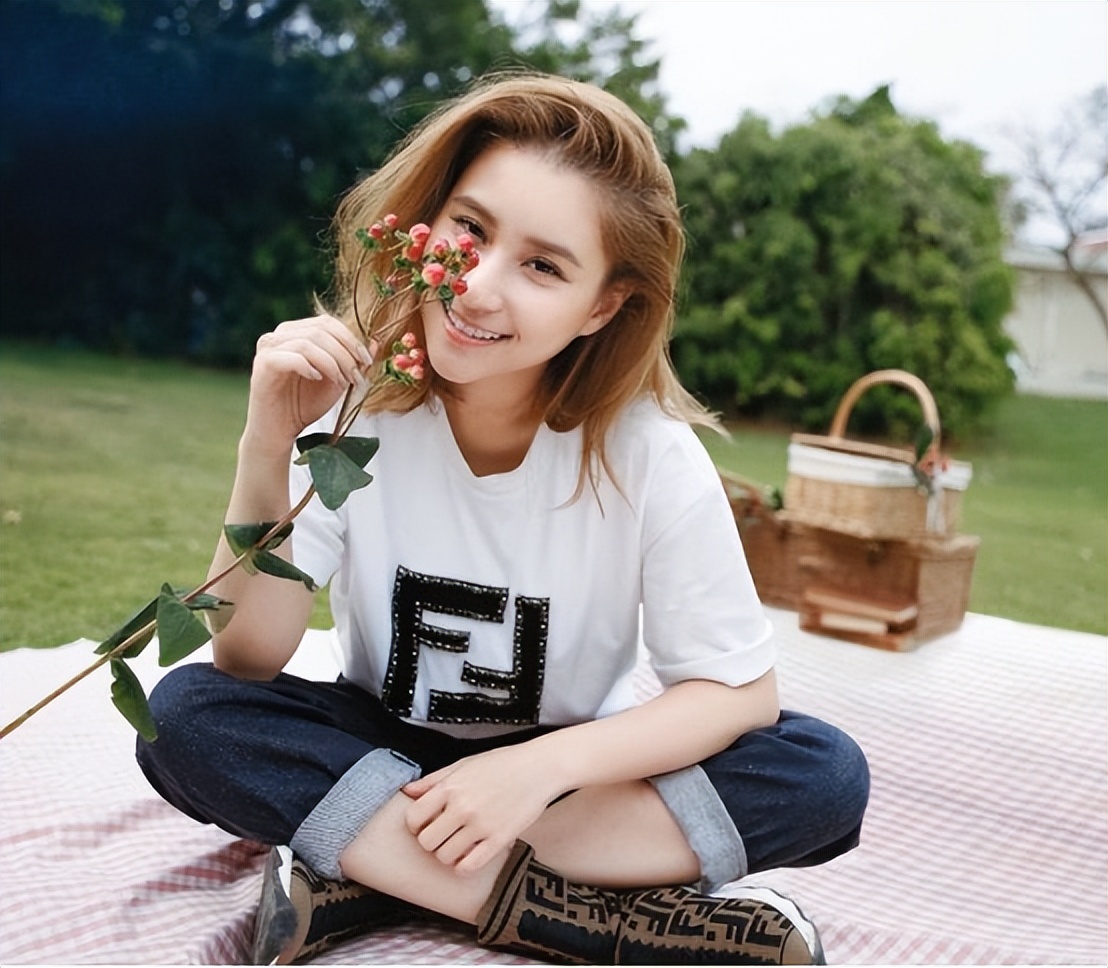 窦骁有多宠爱何超莲,窦骁为什么选择赌王千金