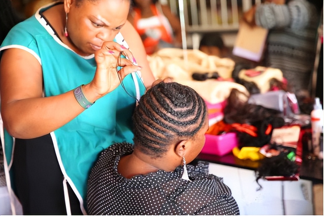 听说在非洲卖中国假发，可以轻松实现财富自由？