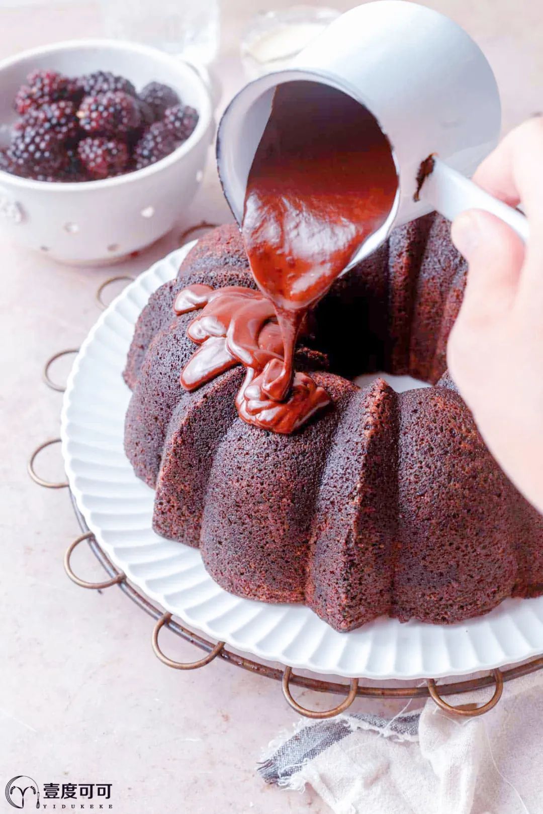 巧克力酸奶炒蛋糕的做法,几分钟自制巧克力奶油蛋糕