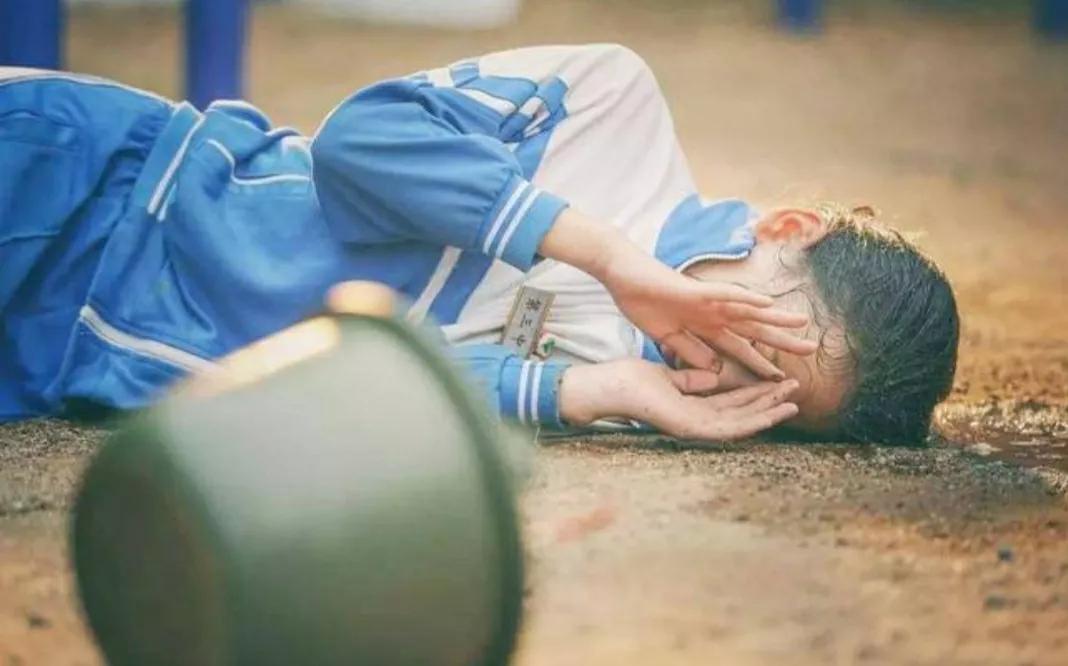 潜伏在校园里的“水娃子”有多悲惨看看您的孩子是不是其中一员