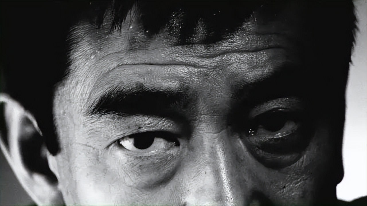 日本演员高仓健逝世,高仓健在日本地位