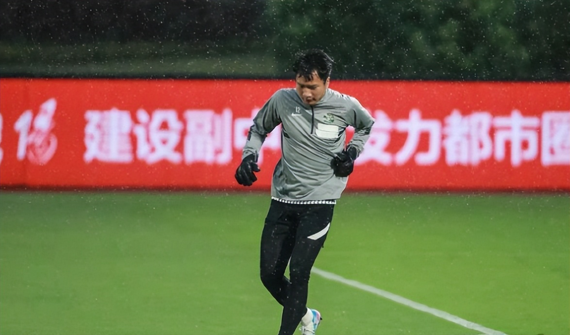 从浙江队球衣上白条看足协一意孤行，投资人商业利益谁来保障