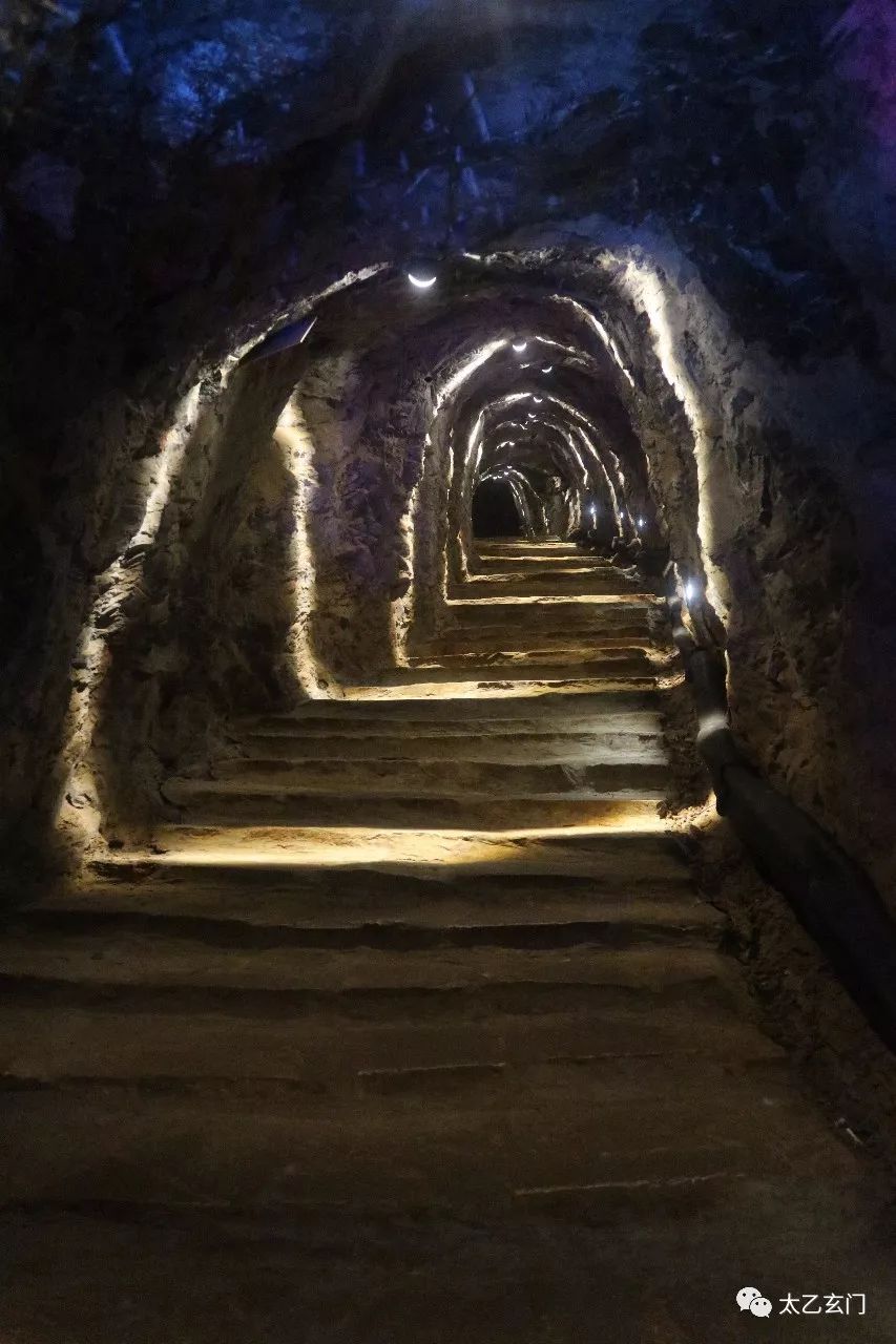 北京八奇洞显圣龙潭,最近发现的最大溶洞