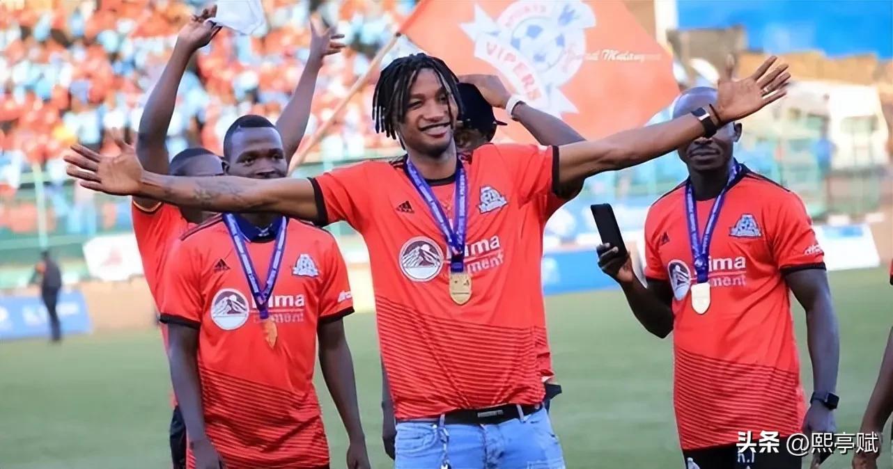 曼佐基会踢球吗,曼佐基进大名单了吗