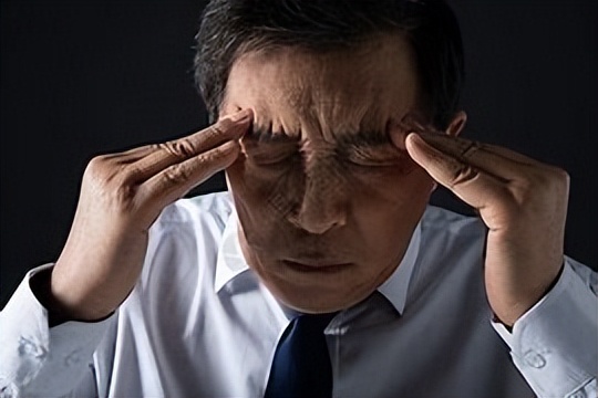 慢性白血病的征兆有哪些,慢性淋巴白血病之前会有什么征兆