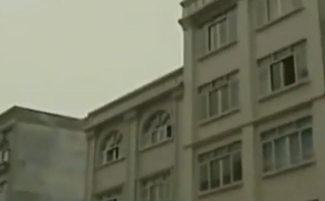 广西男子不信邪花五万元买鬼房 (广西男子不信邪花5万元买鬼房)