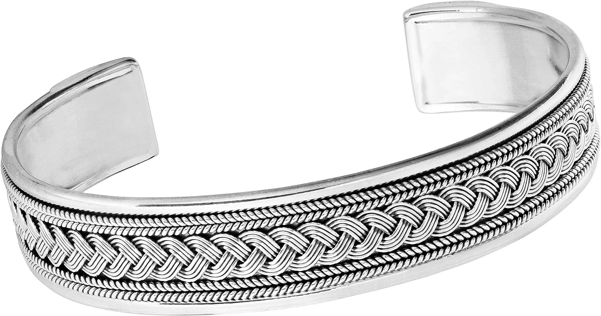 银手镯怎么戴黑了,为啥银手镯越戴越黑