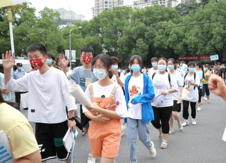 15岁学生去职高选什么专业最好,初中毕业去职校学什么专业好