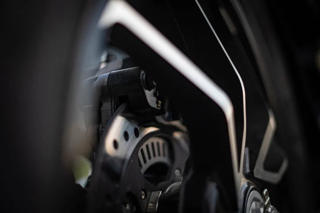 qjmotor赛250细节展示,qjmotor赛250值得买吗