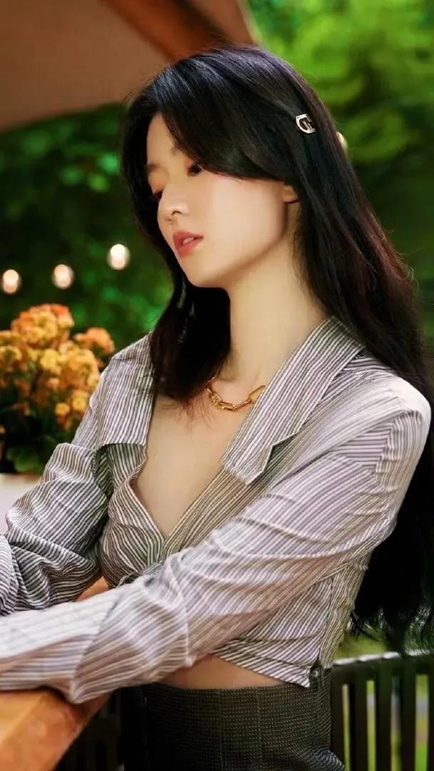 模特乔欣写真集,杨紫乔欣写真集