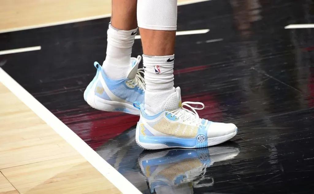 塔克今日上脚球鞋,nba球星鞋王塔克在哪支球队