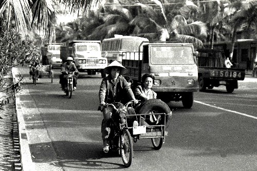 新日电动车成龙代言,温州富二代创业项目