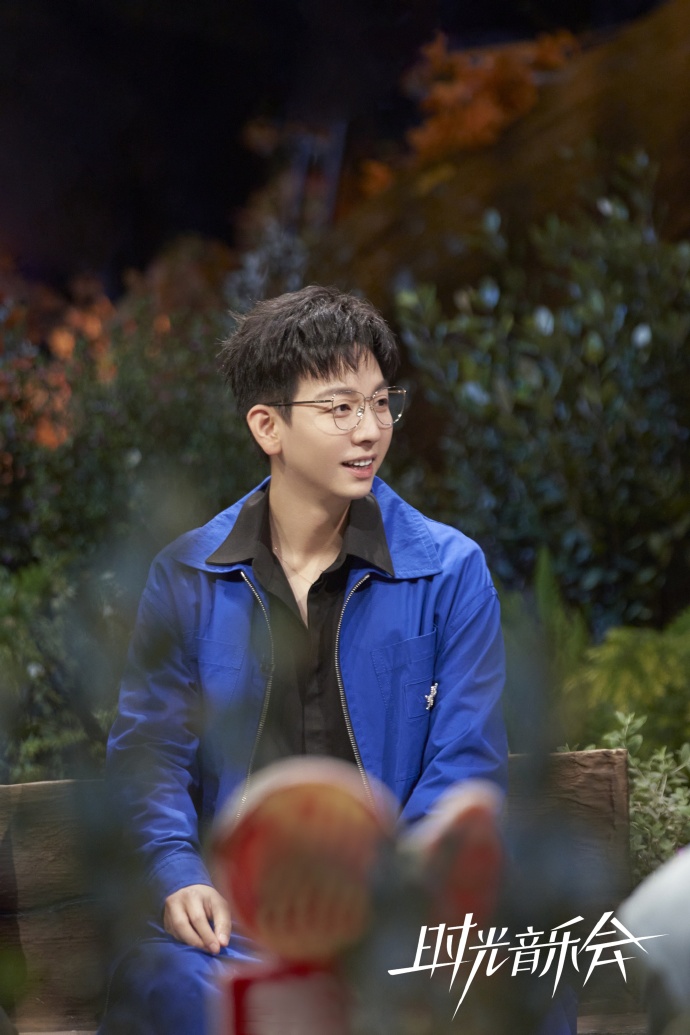 何炅张真源加盟田震专场,田震何炅时代少年团唱风雨彩虹