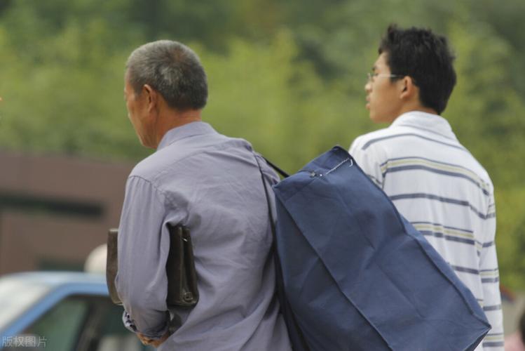 新型啃老正在蔓延父母毫无察觉,新型啃老正在迅速蔓延