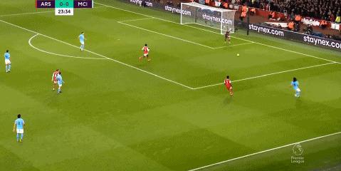 瓜迪奥拉输给穆里尼奥之后,曼城师徒对决