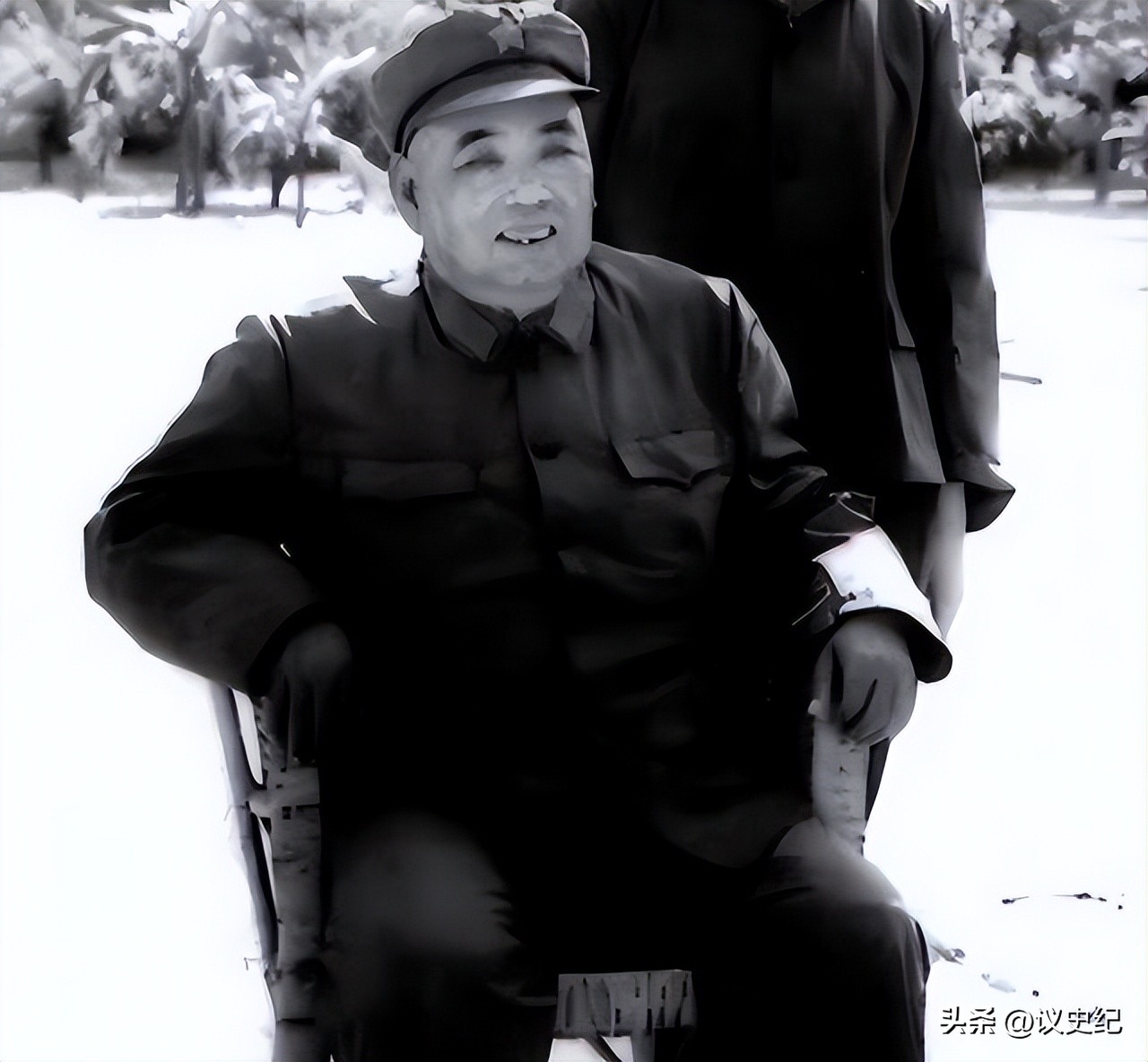 1985年，南京军区接到电话，说*世友许**去世了，4分钟后，说打错了