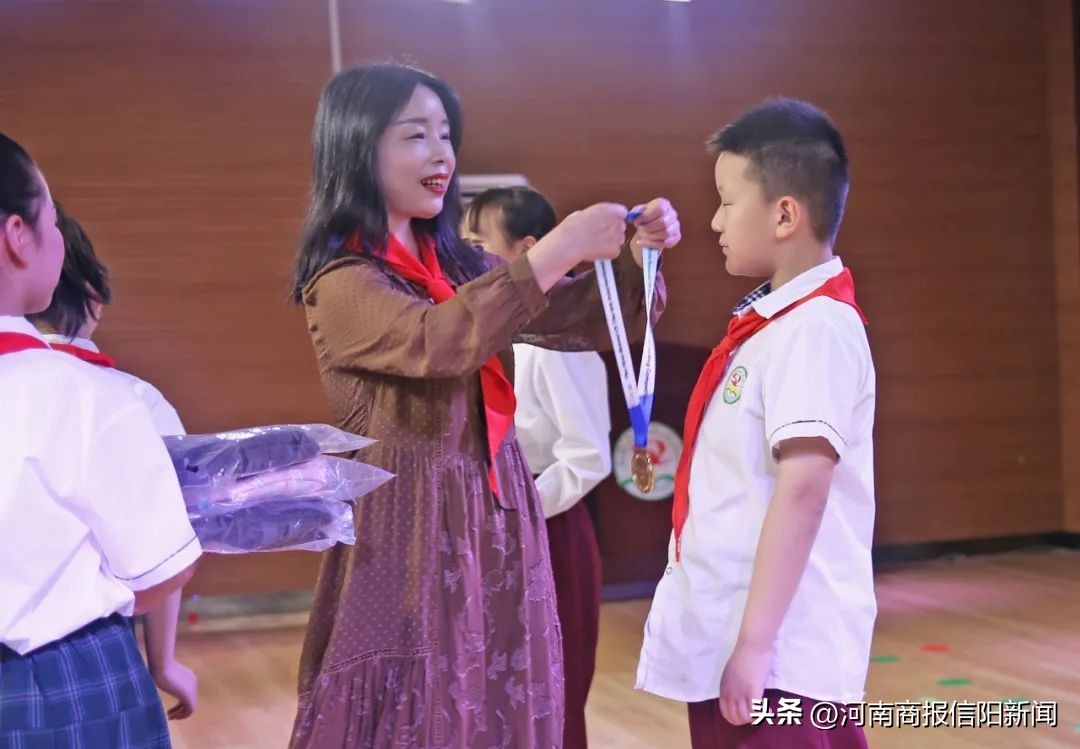 文艺汇演拔河啦啦操,啦啦操汇演