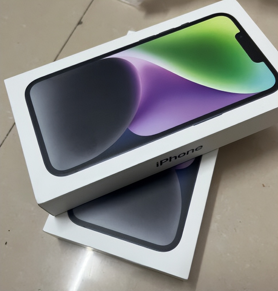 有人打工挣钱后，买的第一部手机为啥是iPhone而不是安卓旗舰机？