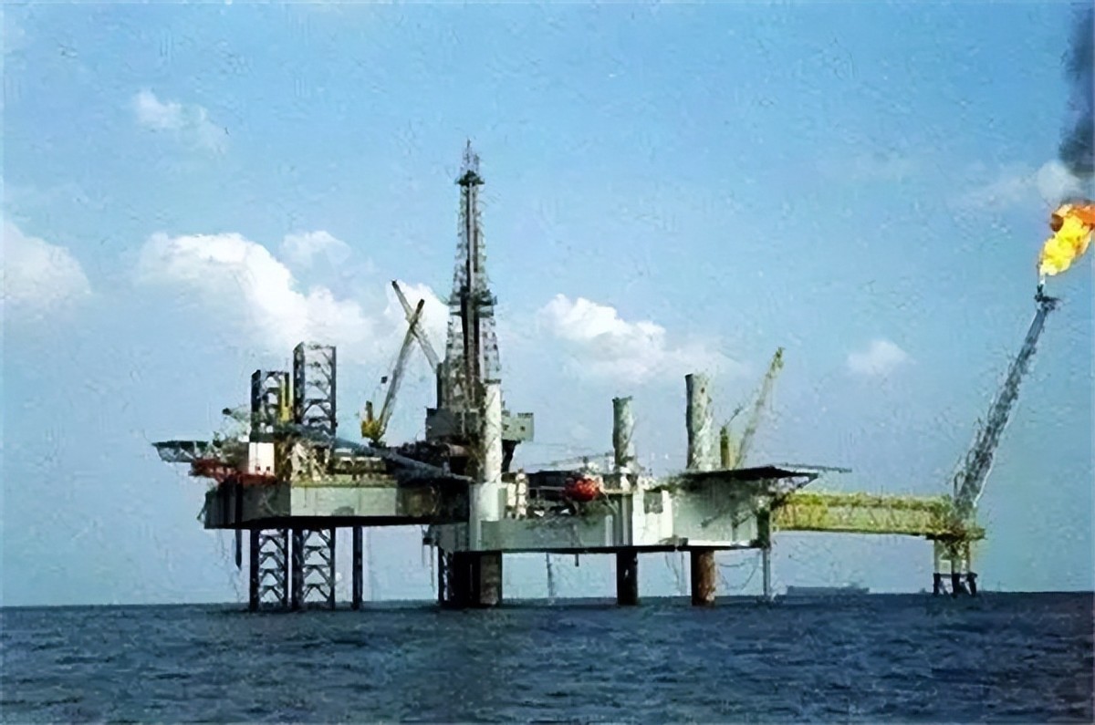 小国文莱：枯竭的石油，奢靡的王室，出路在何方？