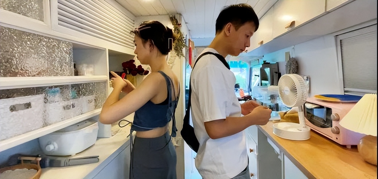 深圳情侣住房车,深漂情侣房车生活