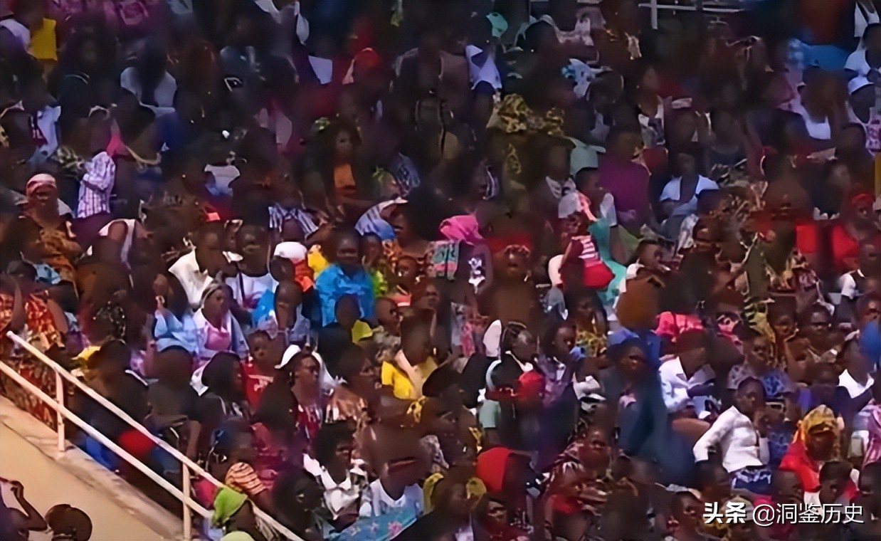 2018年非洲“先知”卖万能神药,用柠檬水兑汽油,一年狂捞1000万