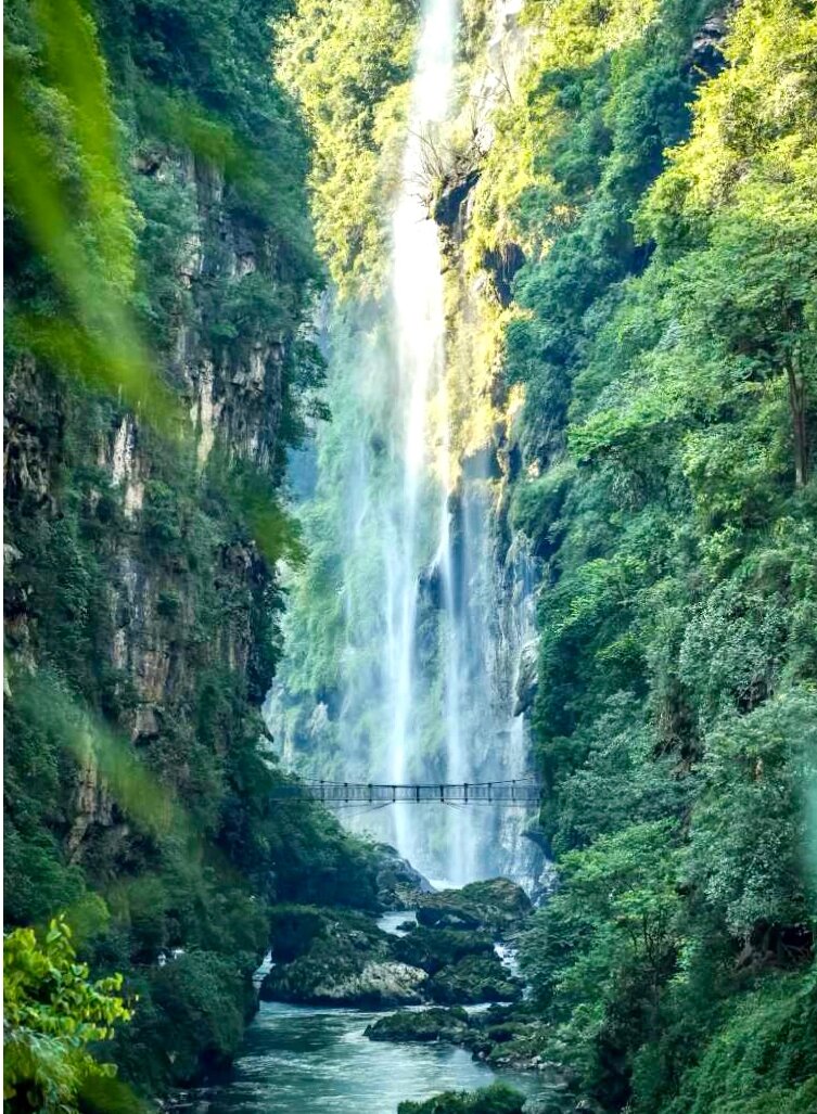 贵州媲美黄果树的瀑布,贵州野瀑布比黄果树好玩多了