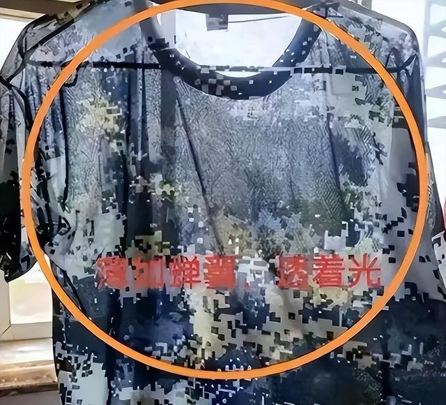“内衣露出来了，”女大学生抱怨军装单薄透明，学校回应不悦