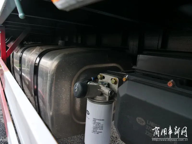 黄牌解放卡车,黄牌解放j6平板车