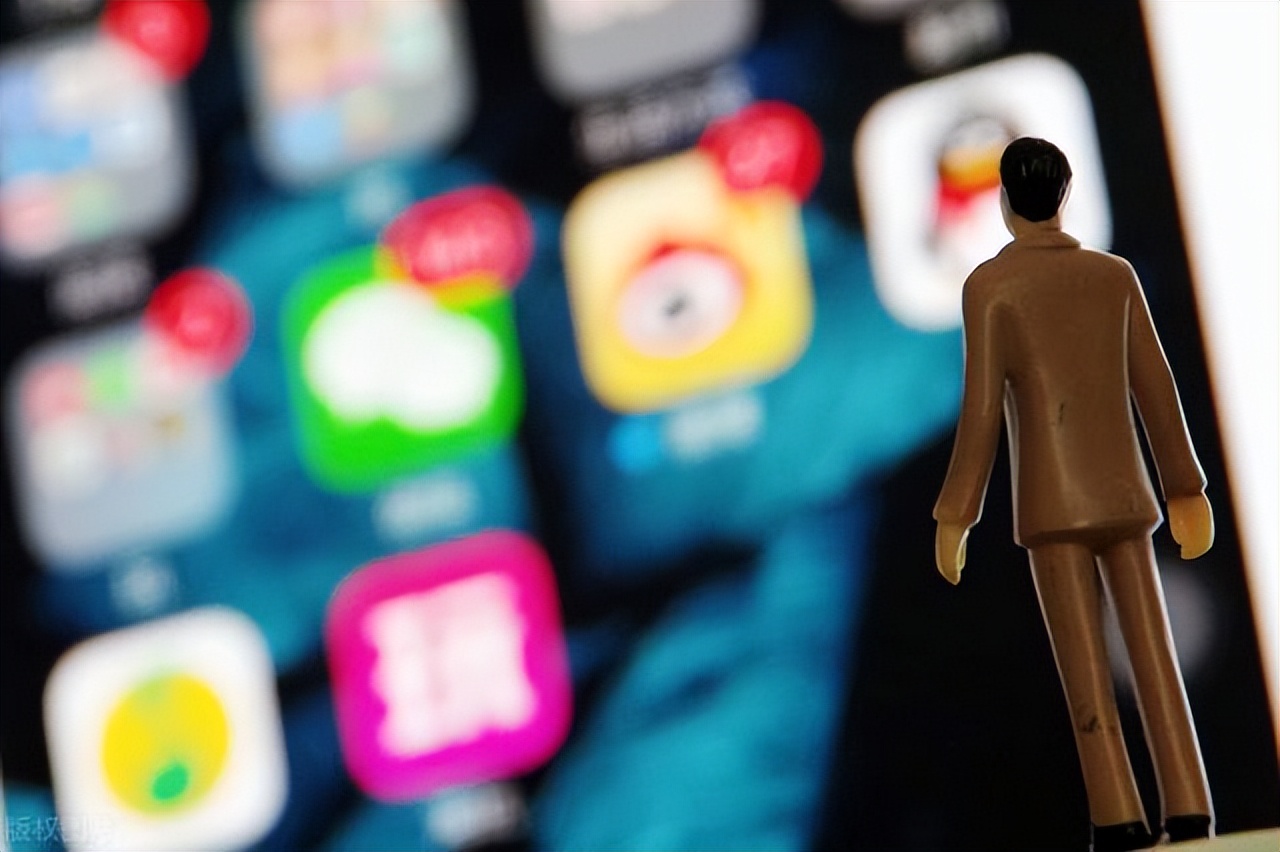 最近大量qq号被盗是怎么回事,qq号被盗发布违法信息