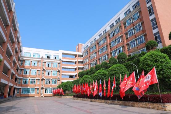 绵阳南实中学实验学校和南山双语,绵阳南山中学实验学校