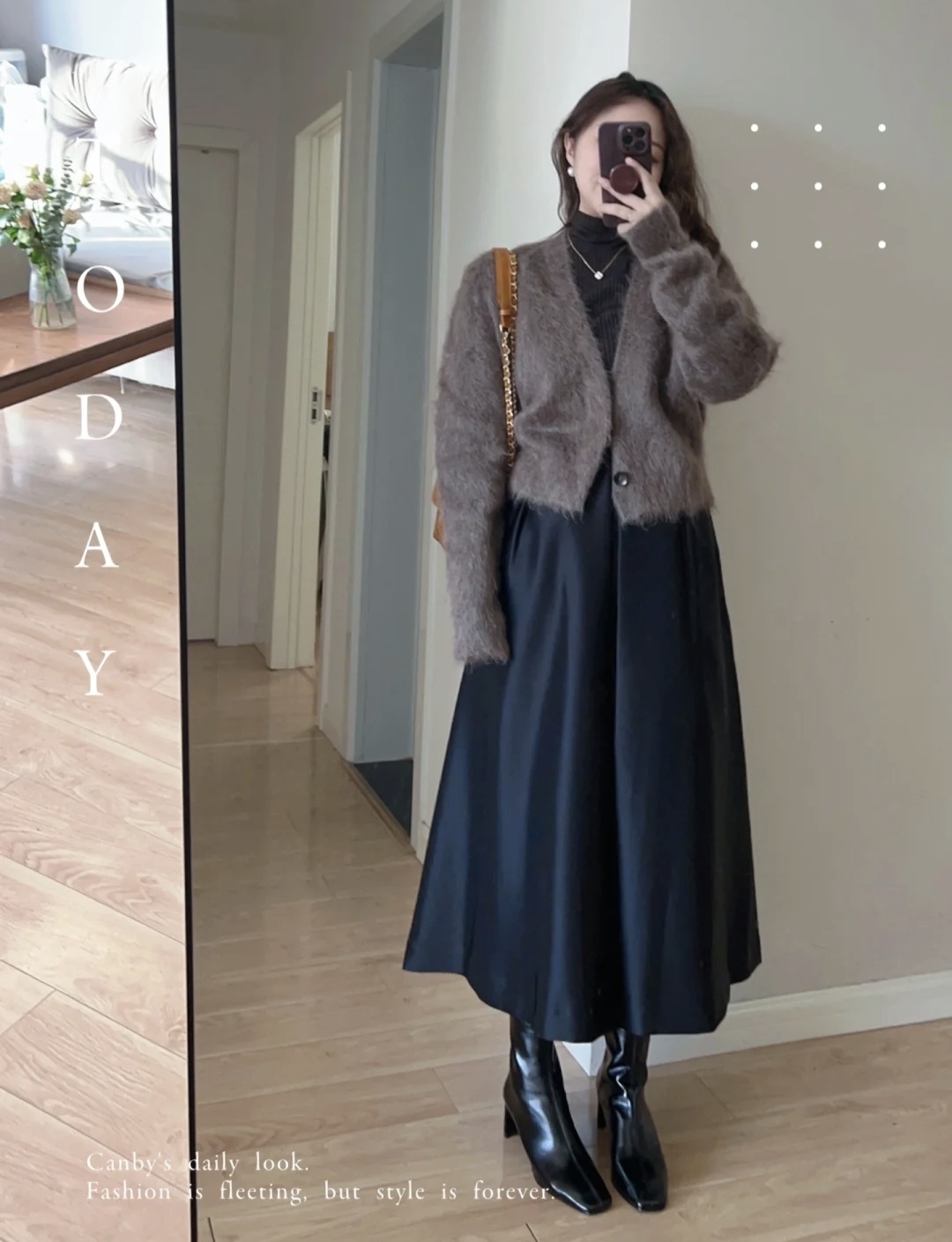 冬季流行鱼尾裙短款羽绒服穿搭,深色羽绒服搭配什么色的半身裙