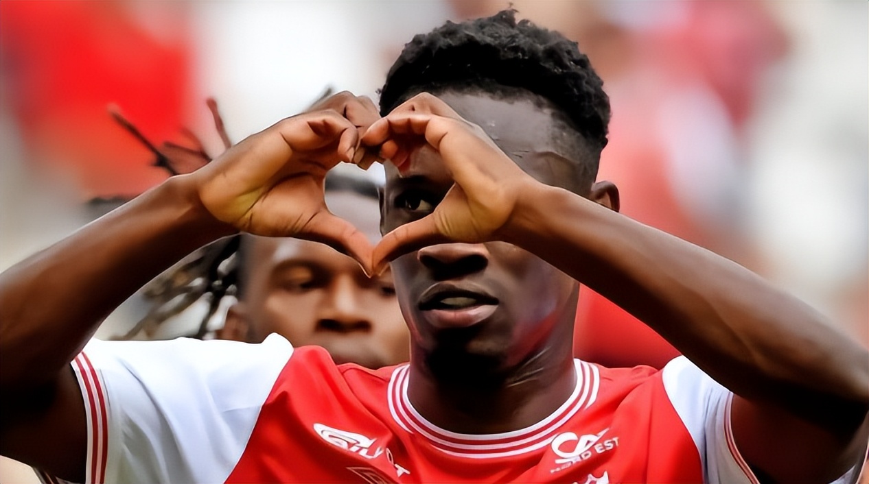 意媒罗马给穆帅7000万欧引援资金,2球2助攻21岁哈兰德挑战莱万