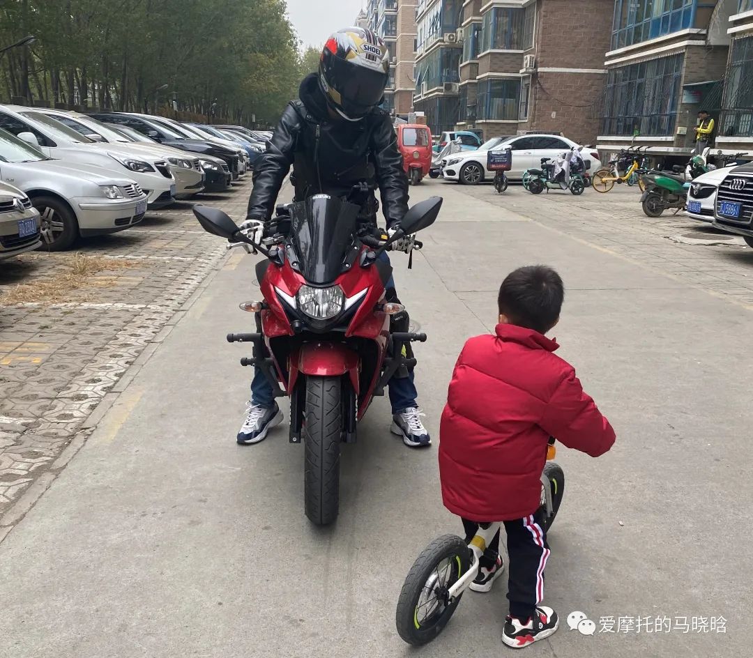 摩托车电瓶亏电打不着火怎么自救,摩托车电瓶没电打不着火怎么自救