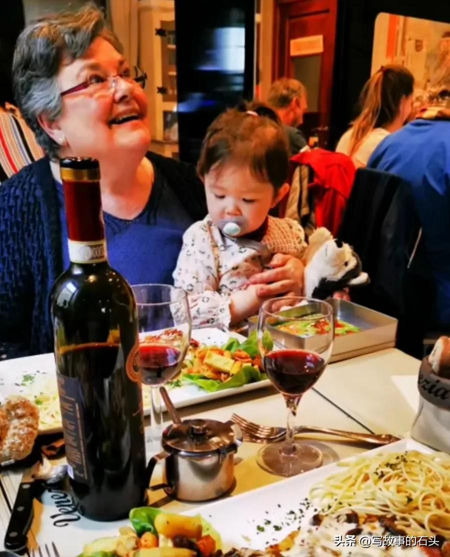 山东姑娘远嫁比利时生两个孩子,山东妞远嫁德国比利时