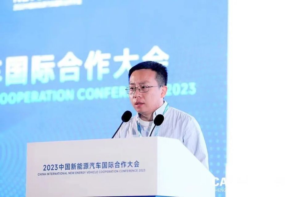 狂飙新能源,新能源汽车消费潜力持续释放