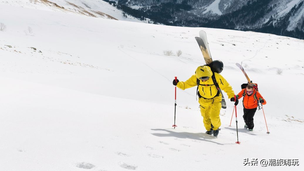 哪个地方可以玩雪又可以泡温泉,可以看雪又可以泡温泉的地方