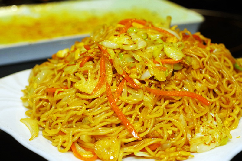 烤鱼籽烤鱼泡初体验不淡定，厦门火车站初九烧烤，撸串喝酒好实在