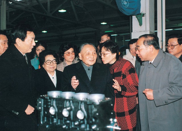 1997年*小平邓**逝世：四海齐悼