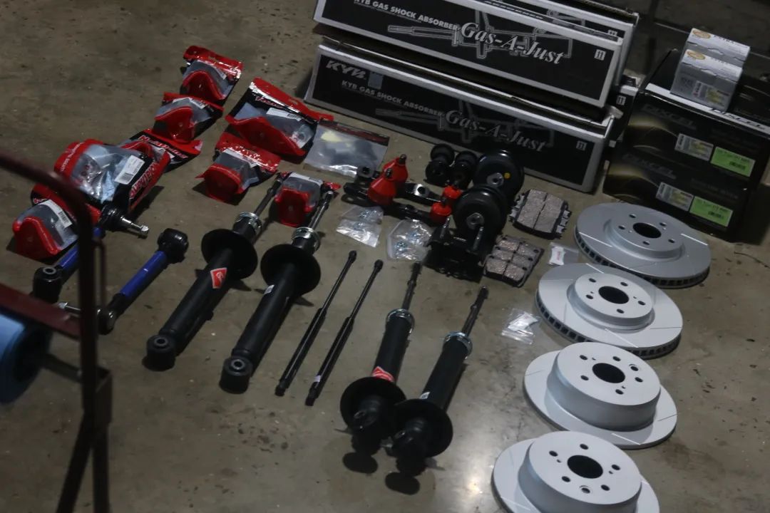 12代皇冠翻新后能开多久,坏掉的车改造成新车