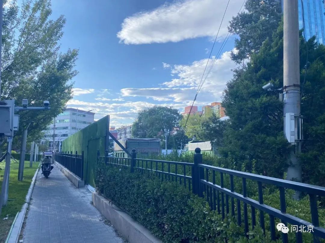 居住小区需配建临时停车位,居民区旁建停车场收费合理吗