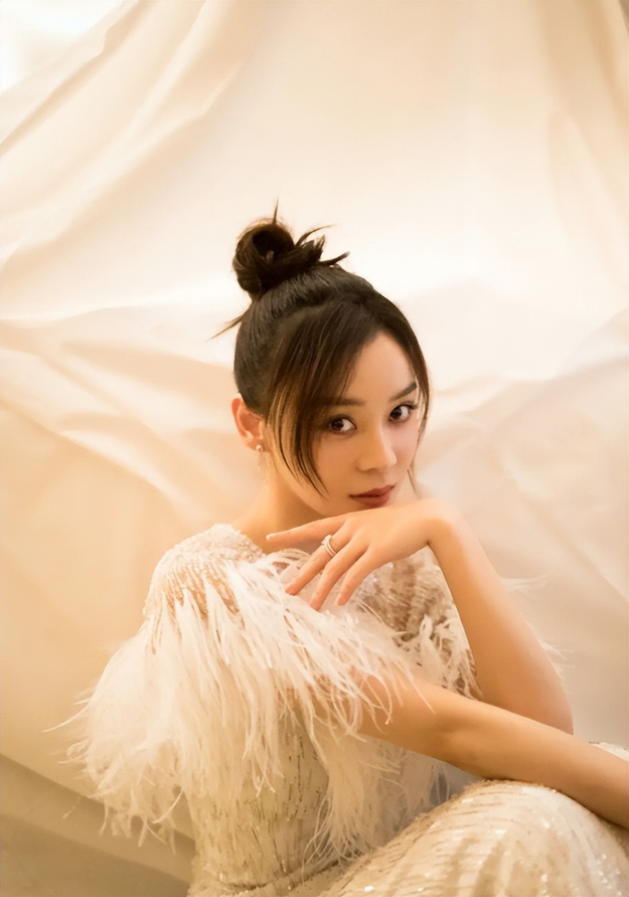 袁姗姗的一个小动作为自己反黑了,袁姗姗为什么可以洗白成功