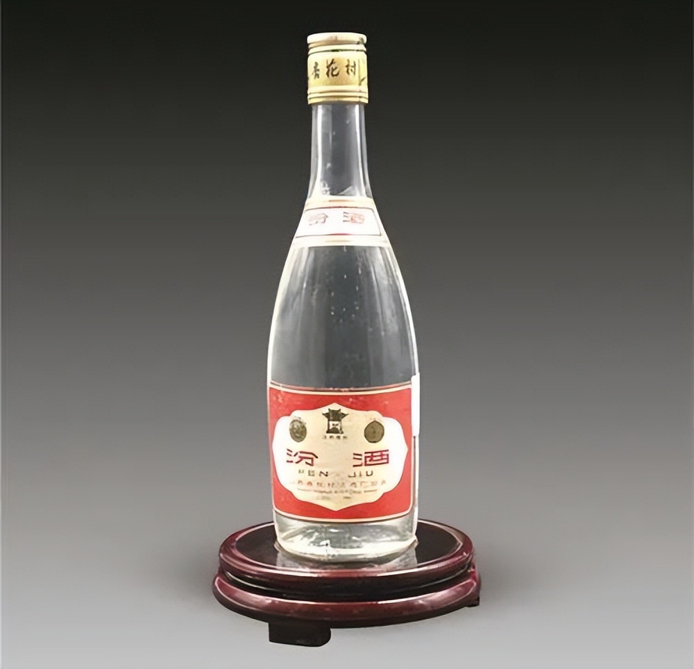 中国四大名酒为什么没五粮液,与茅台五粮液并列的名酒还有哪些