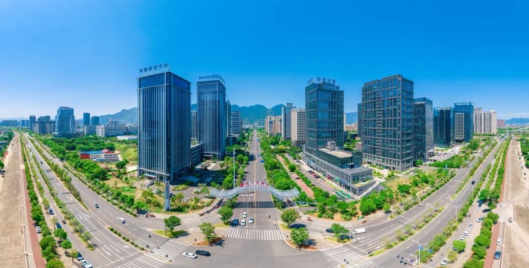 日报整版关注“榕创汇”！福州高新区射出三支“穿云箭”