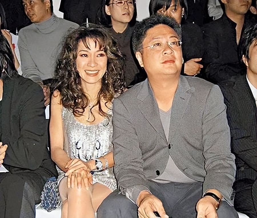 杨紫琼高定礼服闪耀戛纳红毯,杨紫琼携手老公亮相奥斯卡红毯