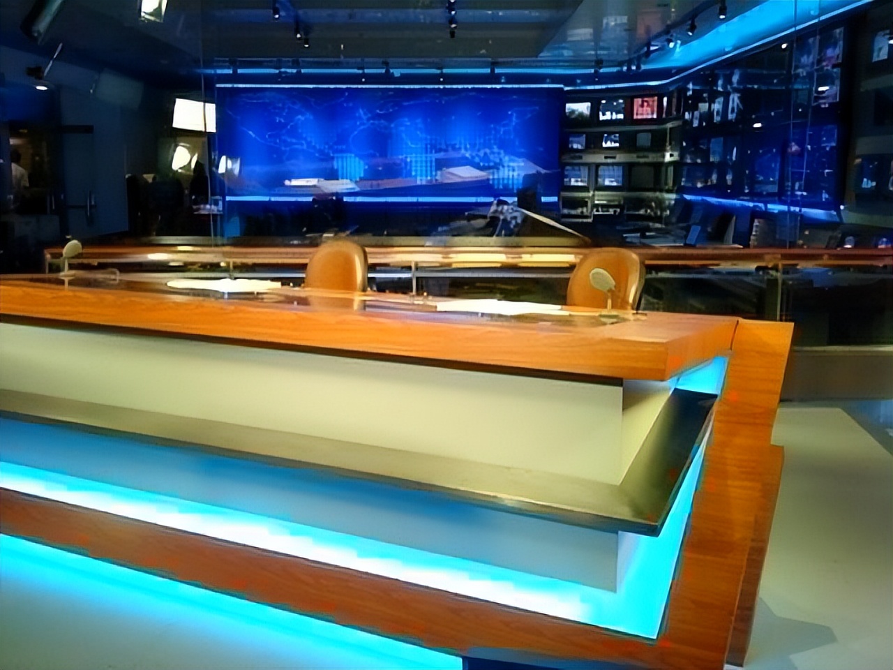 罗京一战封神内容,04年罗京17分钟播报讲的是什么