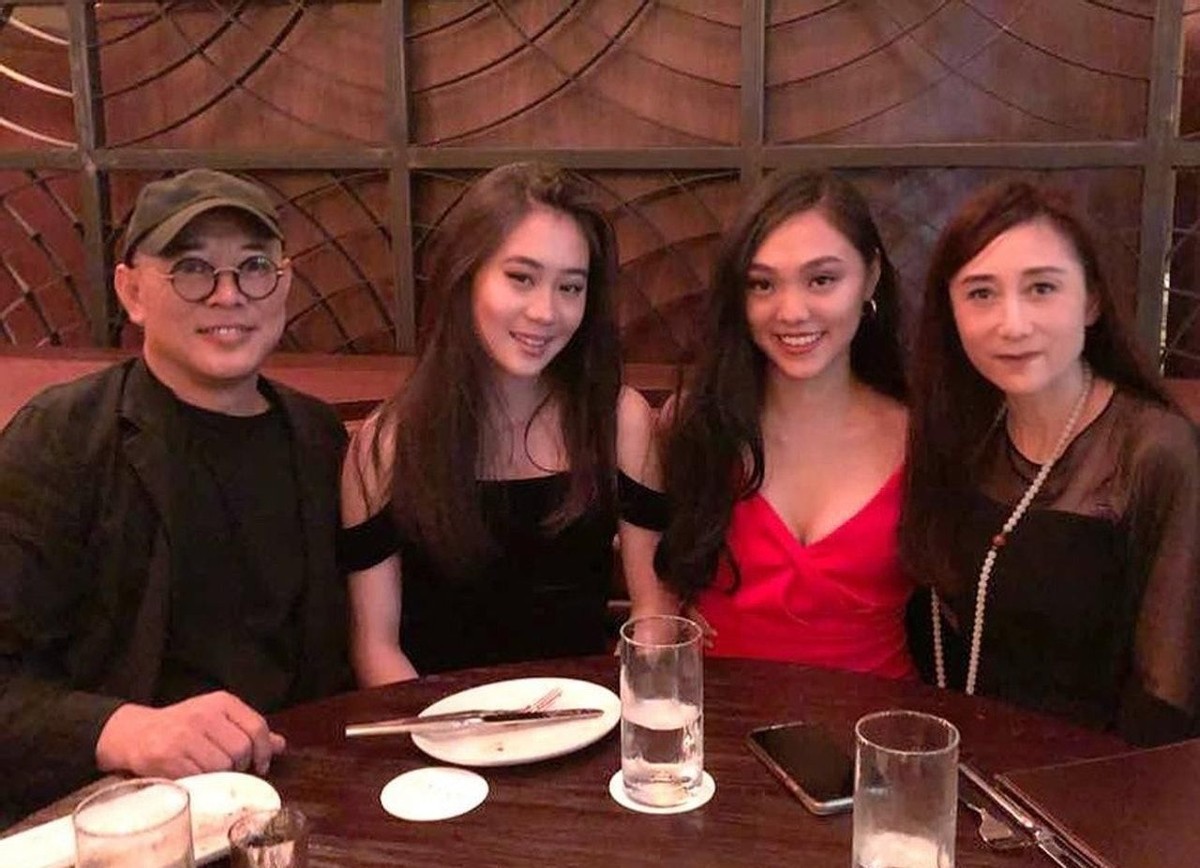 李连杰和黄秋燕利智女儿谁漂亮,黄秋燕女儿和李连杰关系