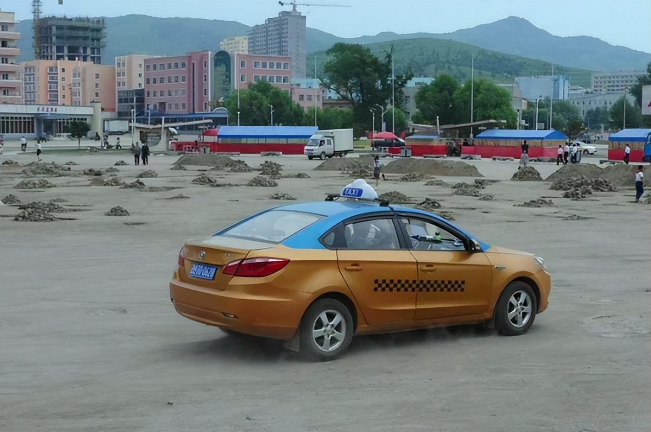 探秘朝鲜经济特区，电瓶车很流行，很多人自己开店