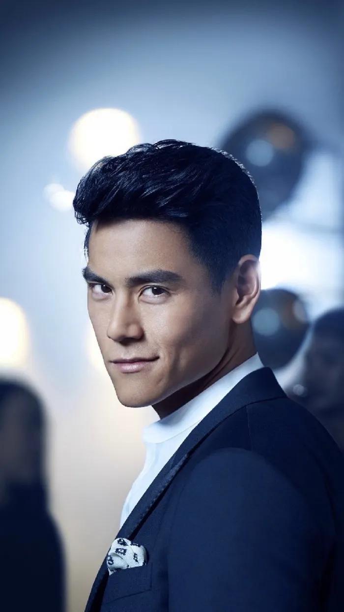 超清彭于晏健身图片,明星腹肌照前100名